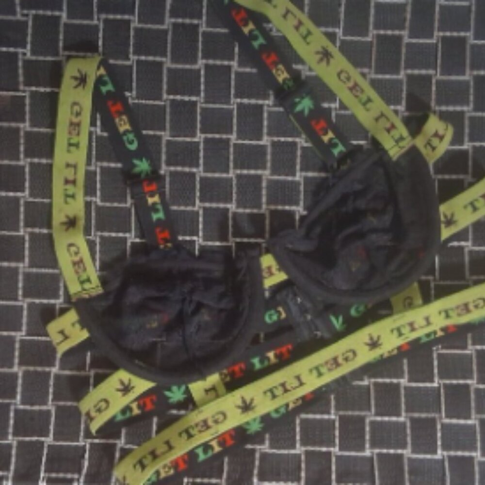 Preowned Tease Weed Bra